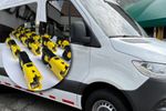 Imagen de Nuevos microbuses y dispositivos no letales reforzarán los patrullajes de la Policía en Antioquia